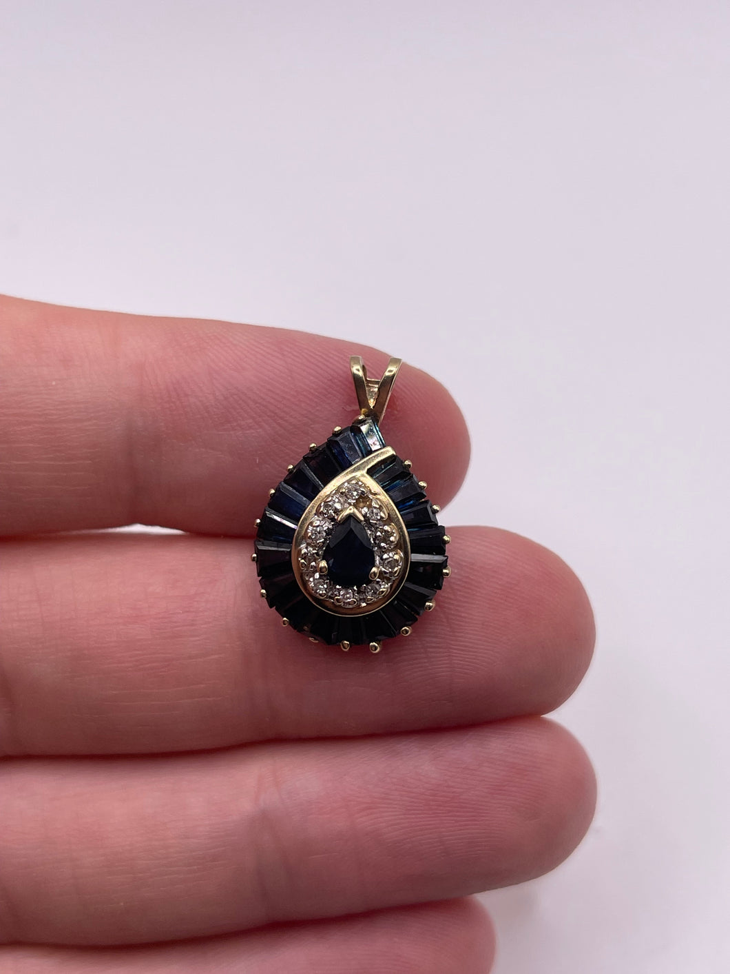 9ct gold sapphire and diamond pendant