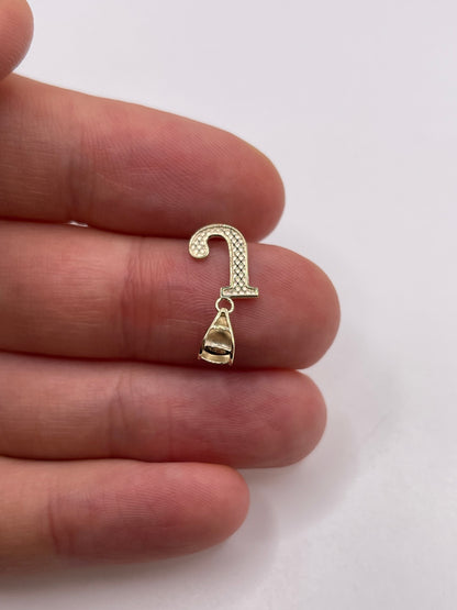 9ct gold initial J pendant