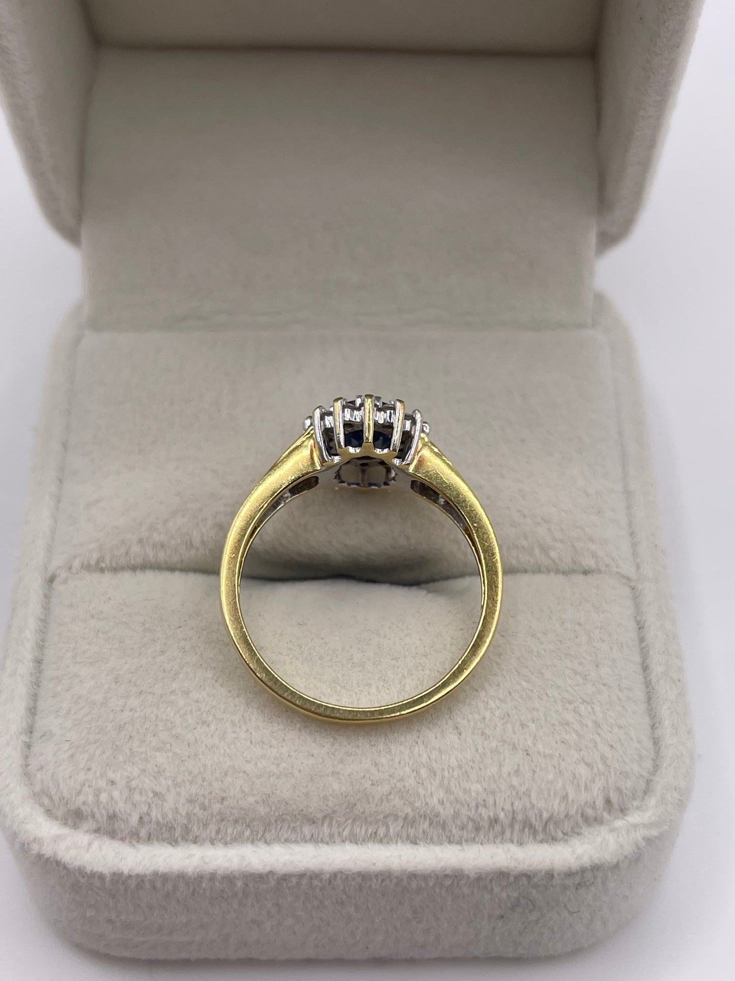 18ct gold sapphire and diamond ring