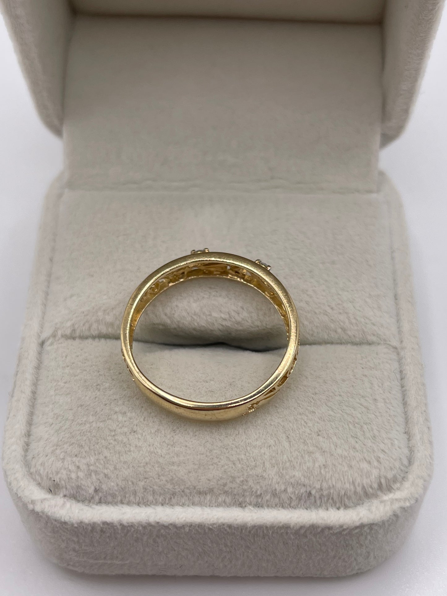 9ct gold diamond ring