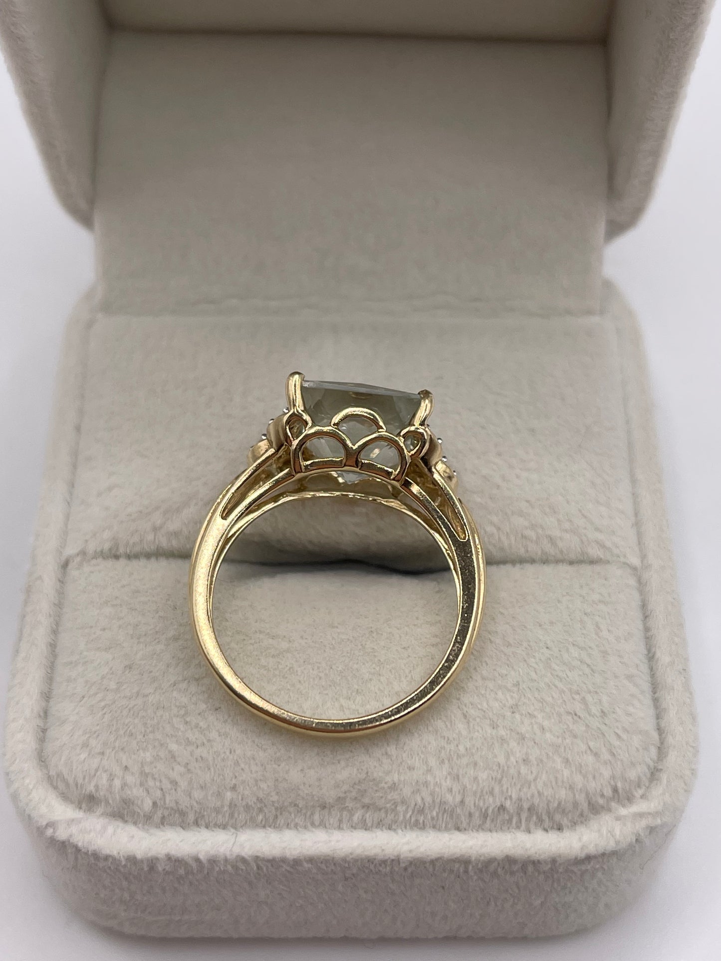 9ct gold green amethyst and diamond ring
