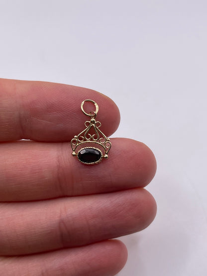9ct gold garnet fob pendant