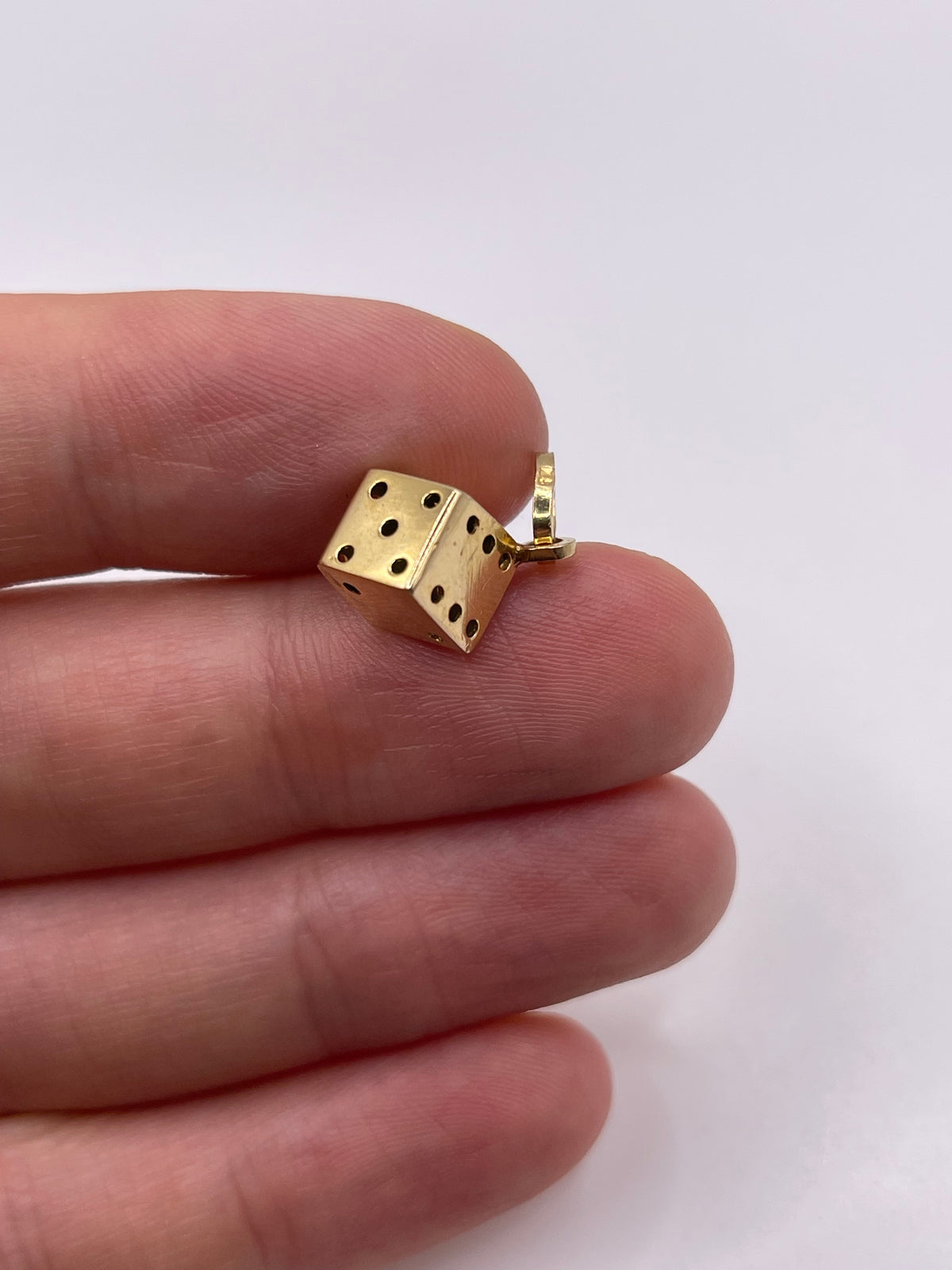 9ct gold dice charm