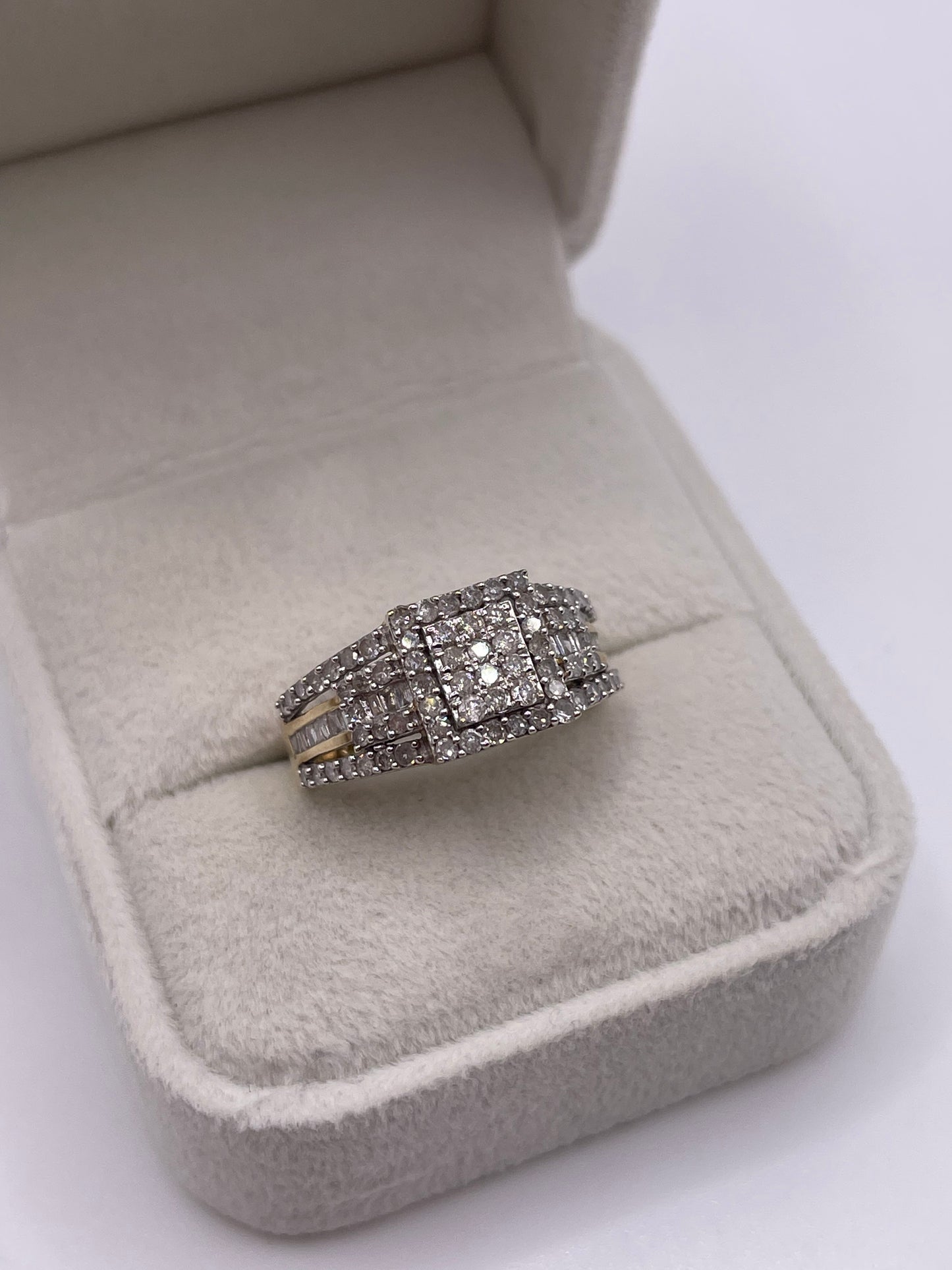 9ct gold diamond cluster ring