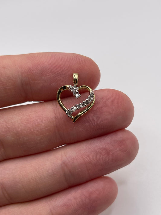 9ct gold diamond heart pendant
