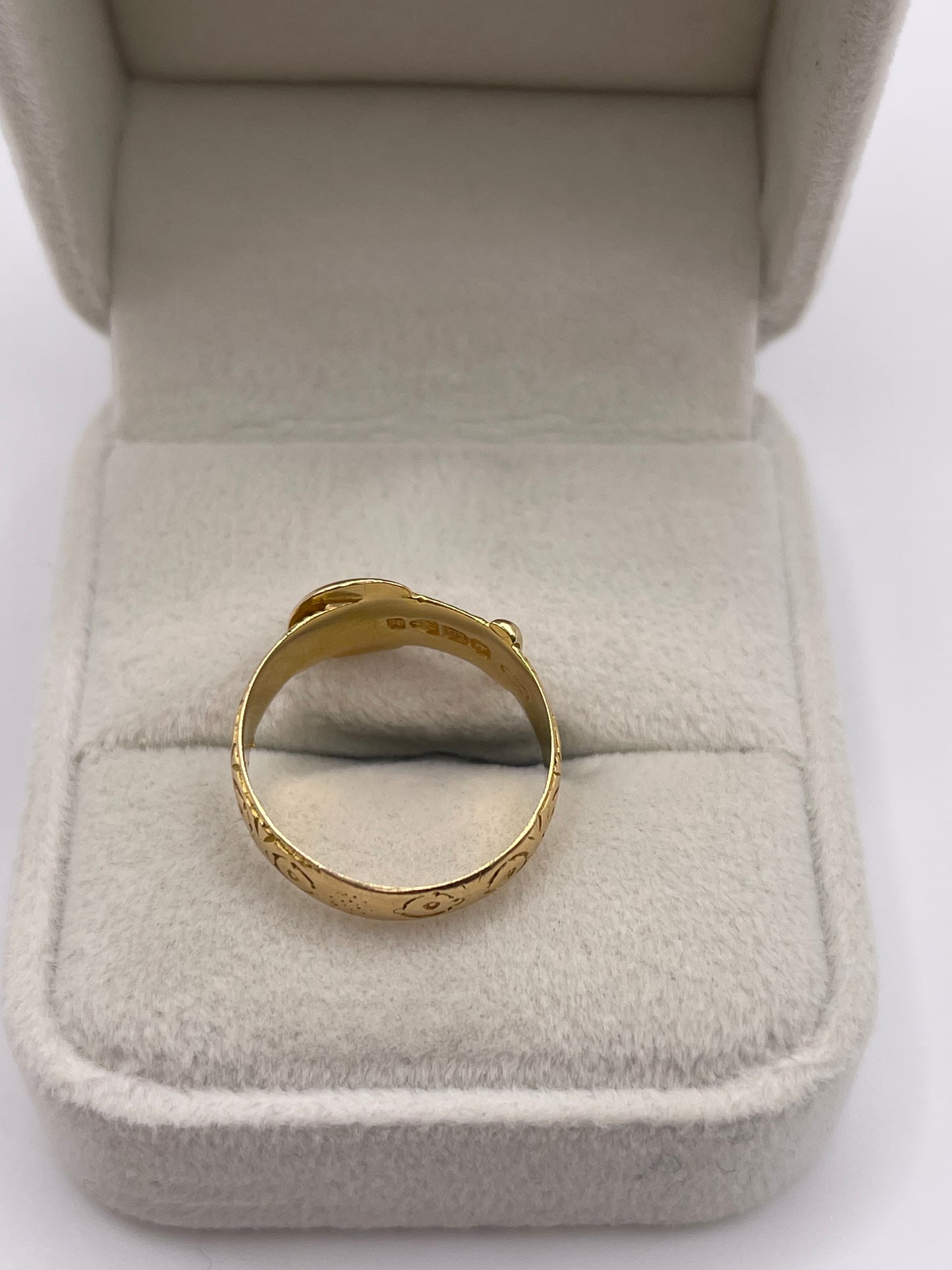 Antique 18ct gold buckle ring