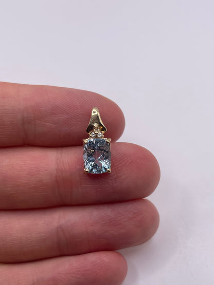 9ct gold topaz pendant
