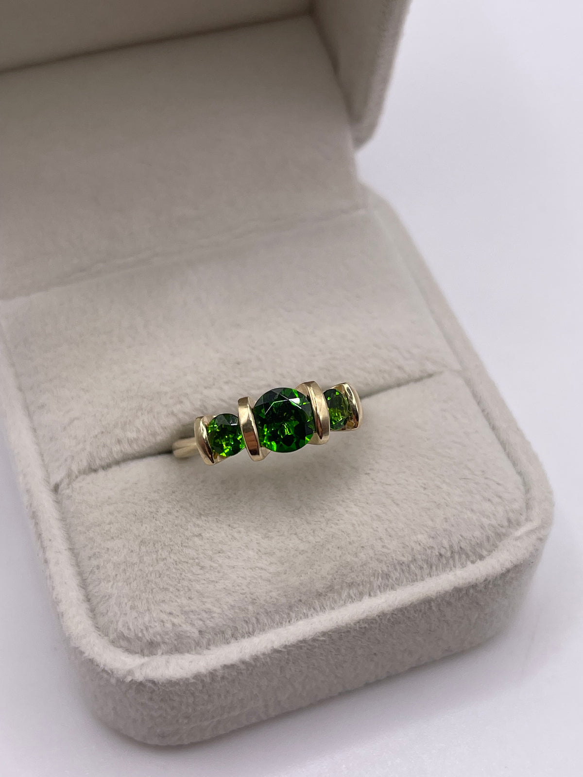 9ct gold diopside ring