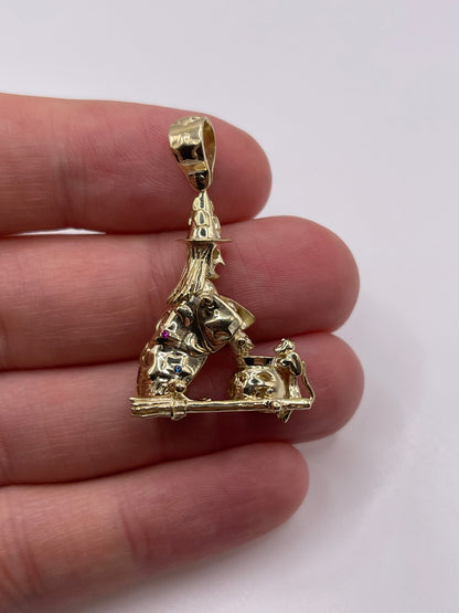 9ct gold articulated witch and cauldron pendant