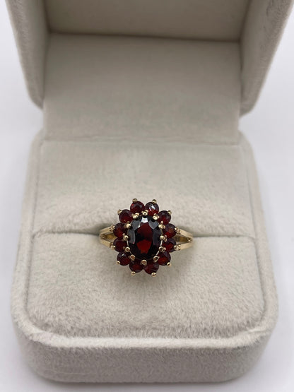 9ct gold garnet cluster ring