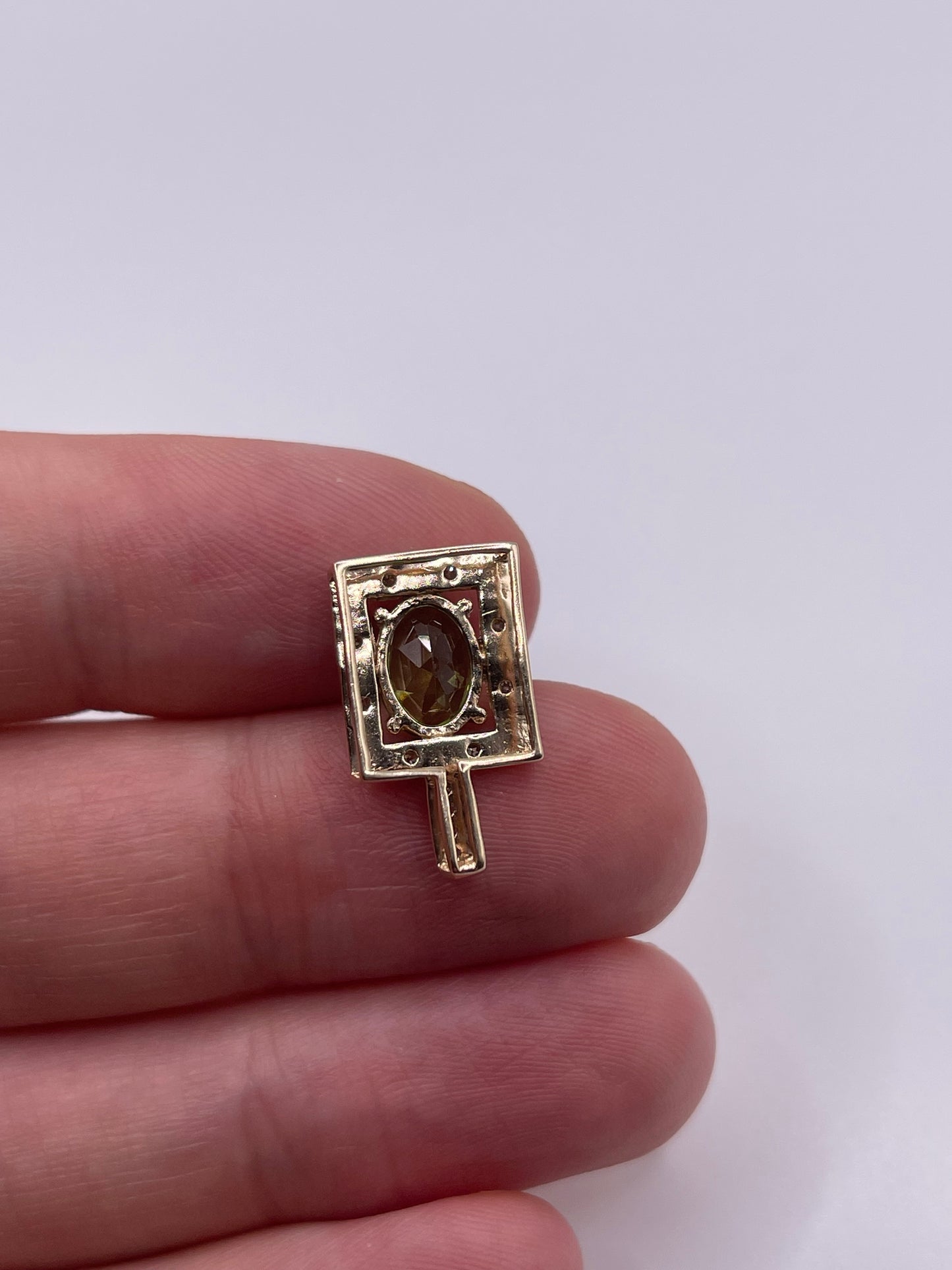 9ct gold peridot and diamond pendant
