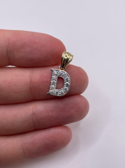9ct gold cz initial D pendant