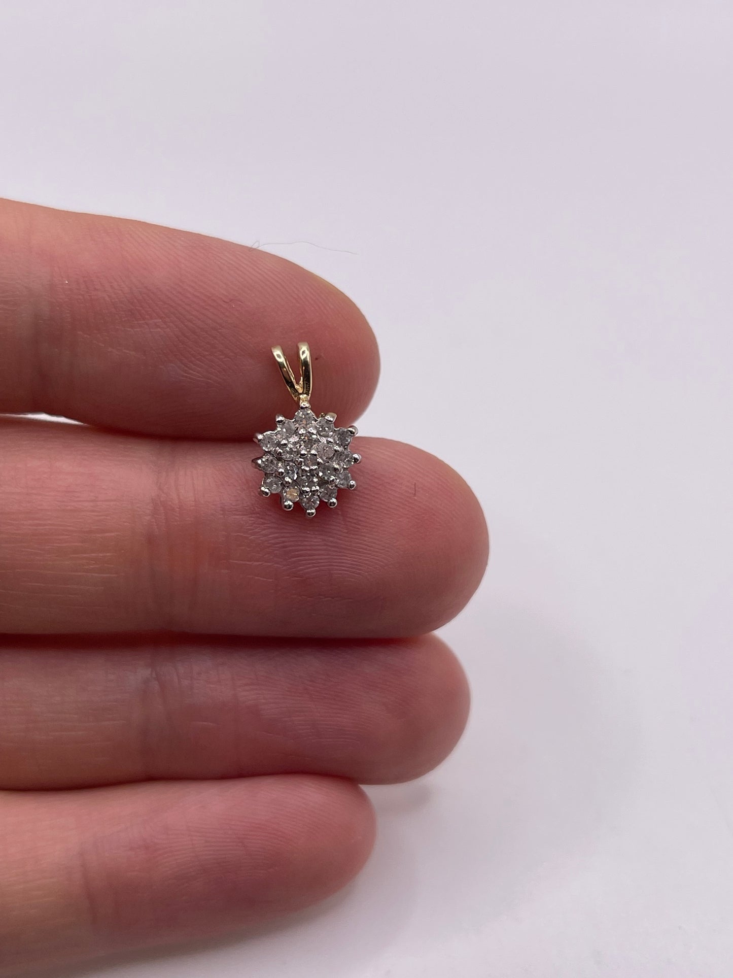 9ct gold diamond cluster pendant