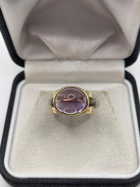 9ct gold cabochon amethyst ring