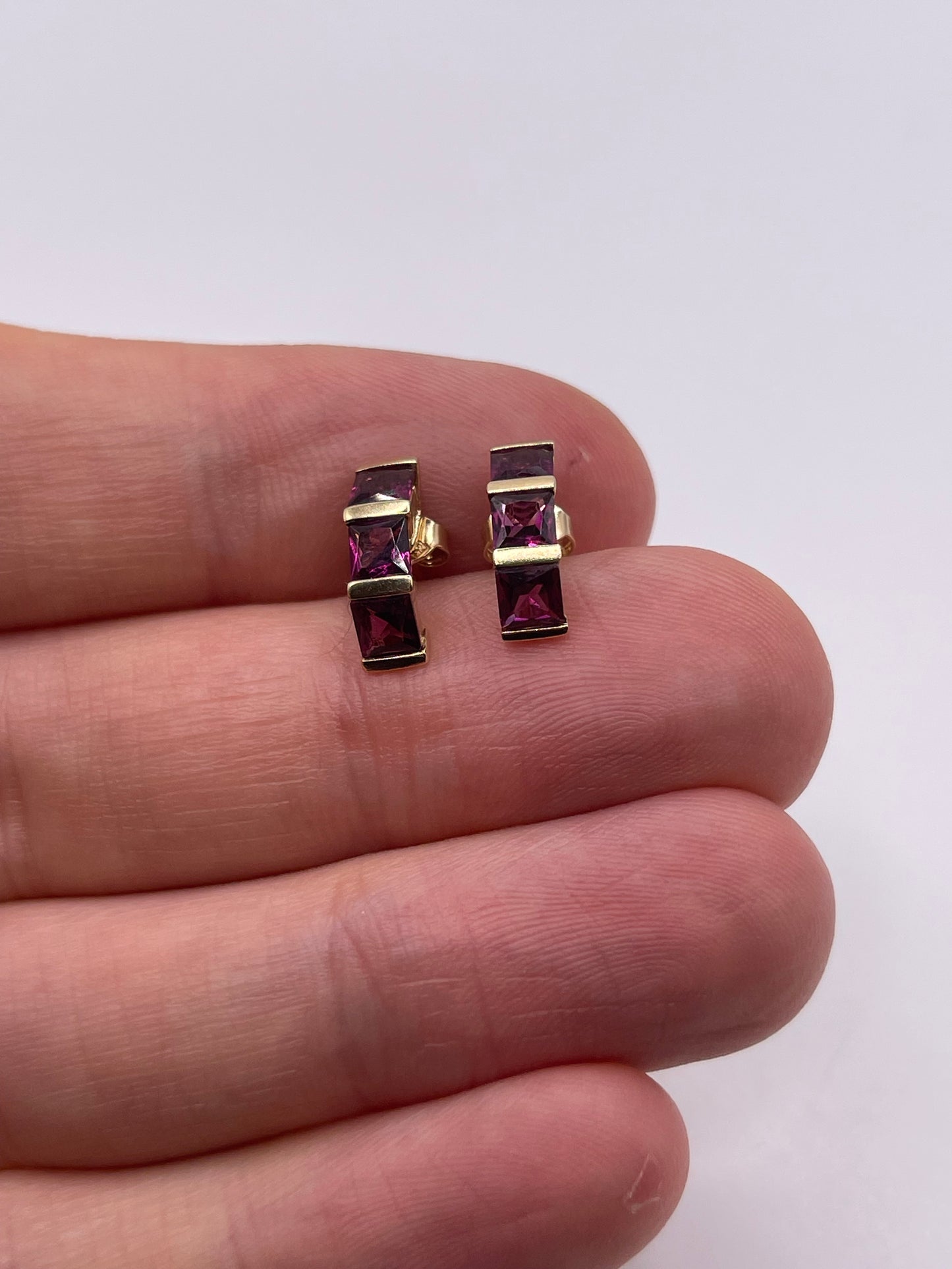 9ct gold almandine garnet earrings