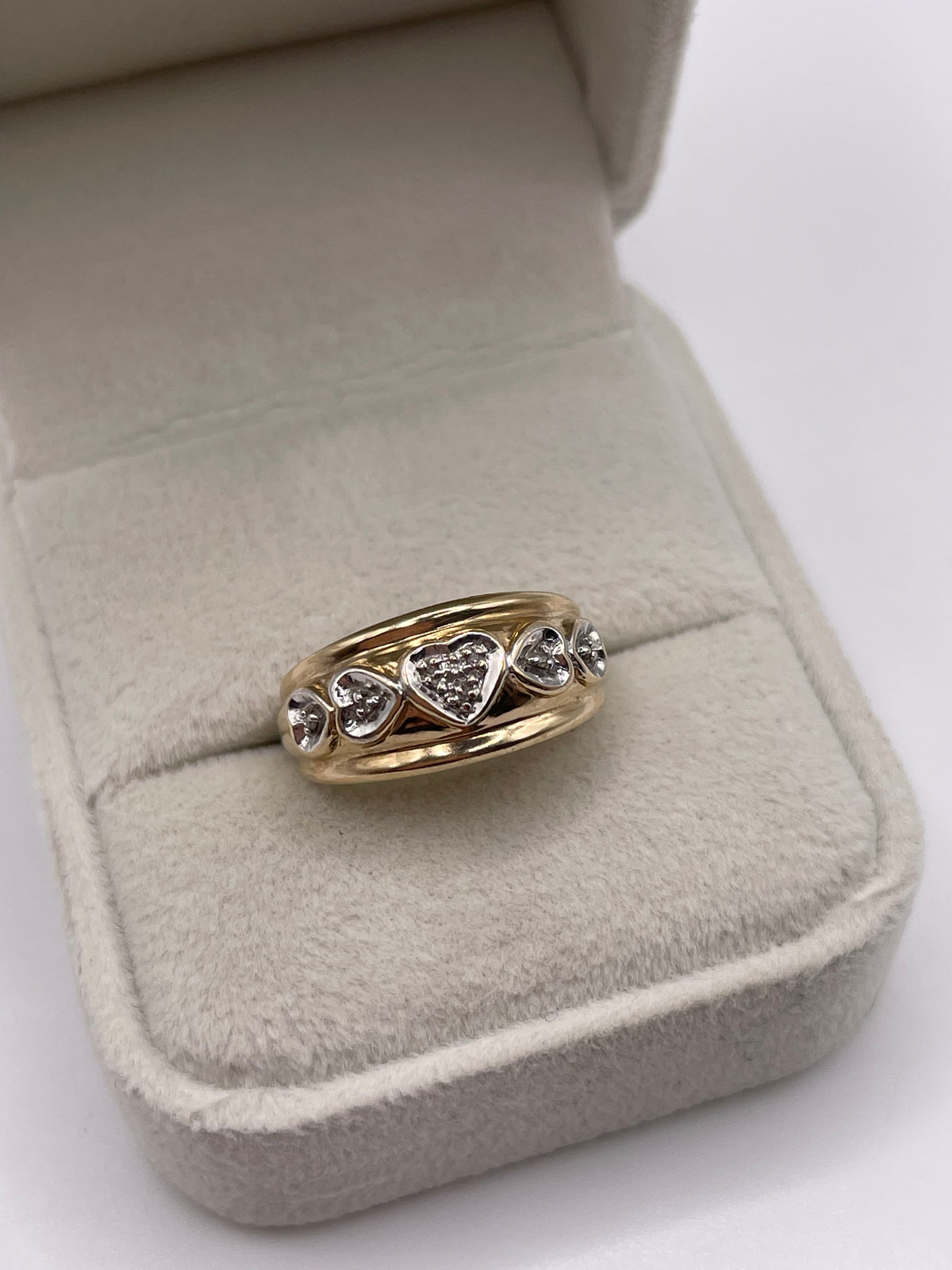 9ct gold diamond heart ring