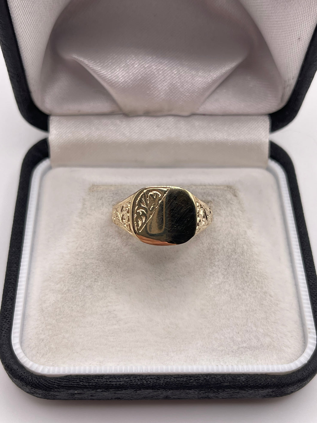 9ct gold signet ring