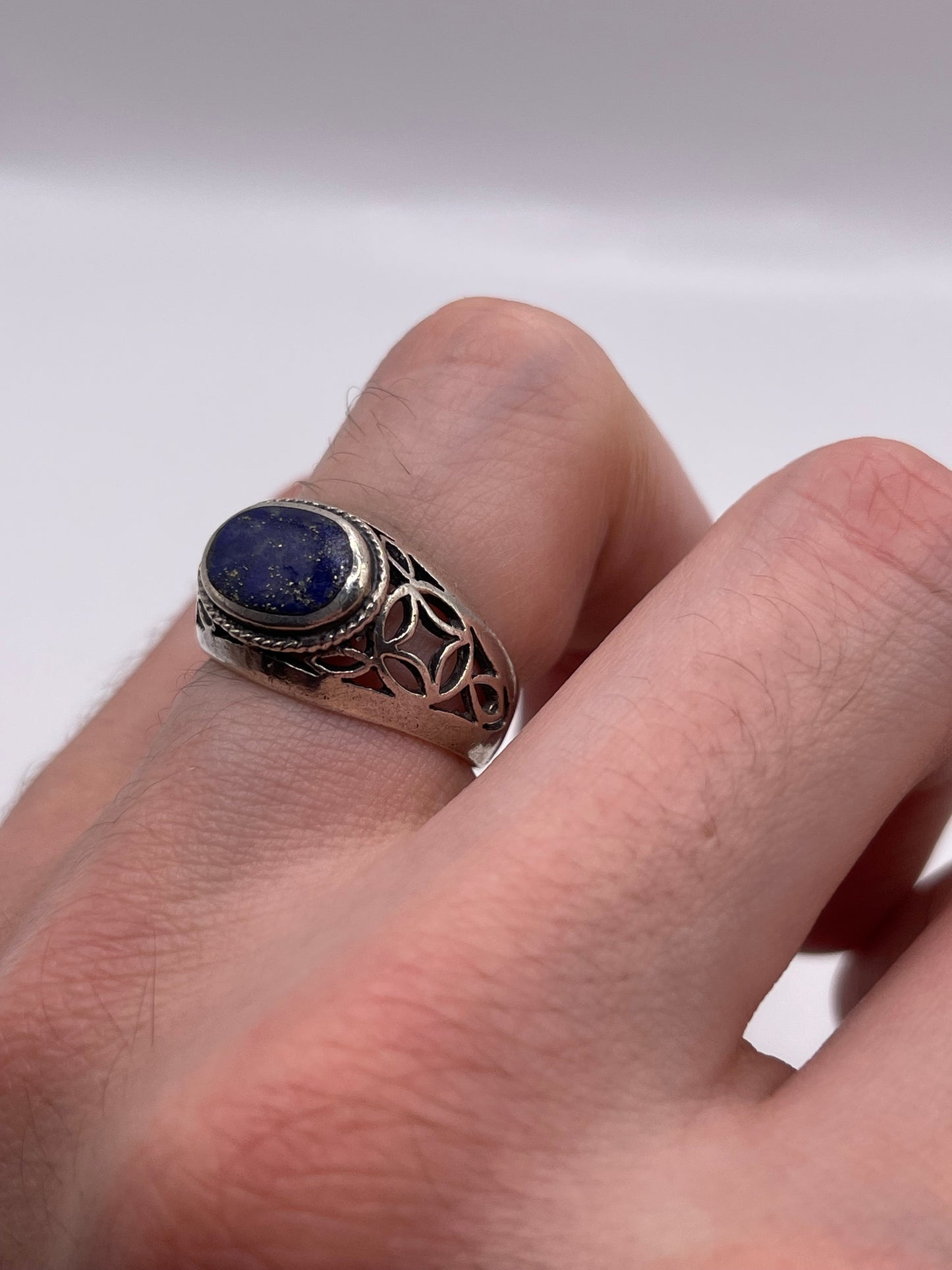 Silver lapis lazuli ring