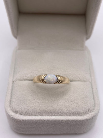 9ct gold opal ring