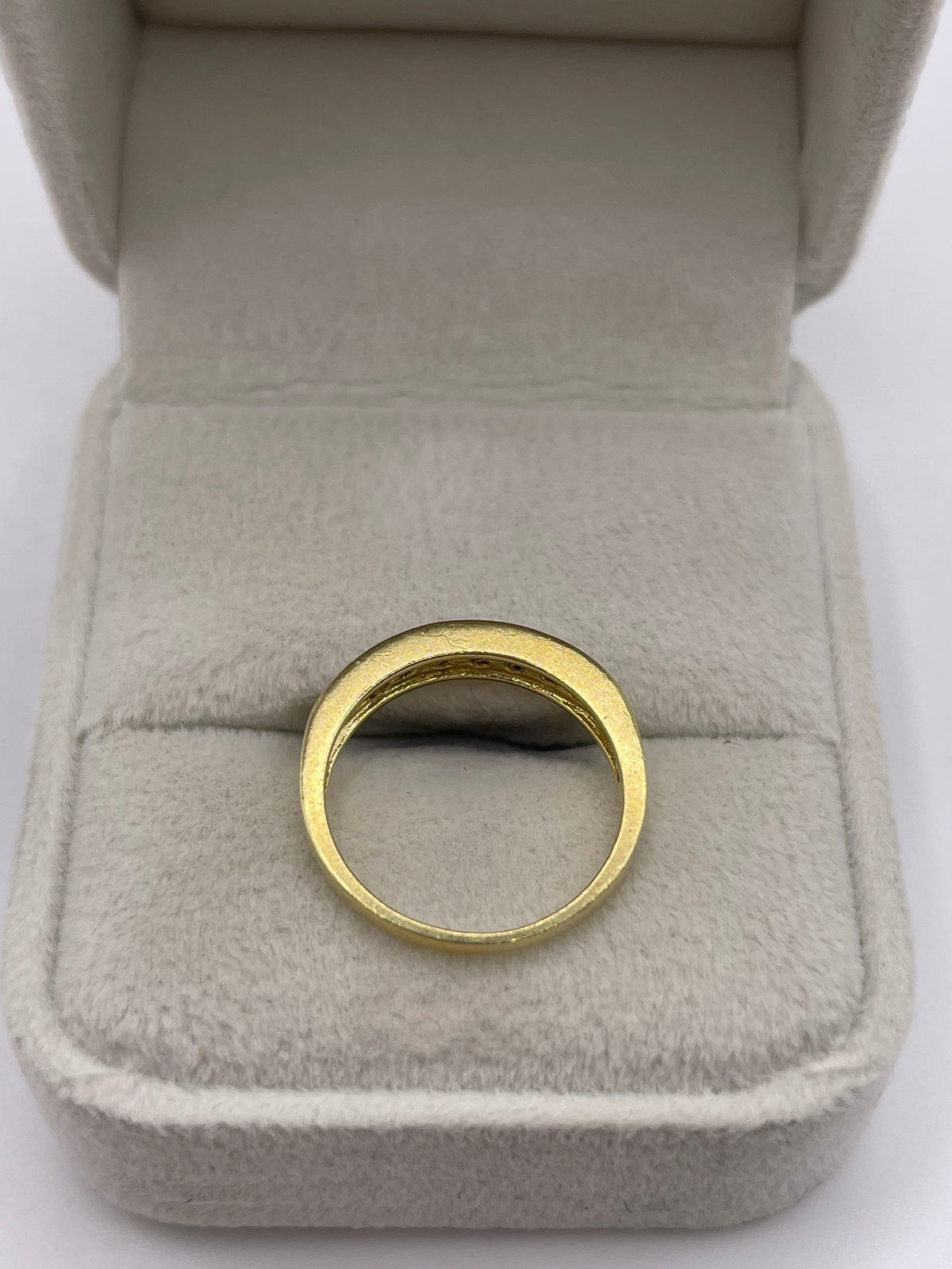 18ct gold 33 point diamond ring