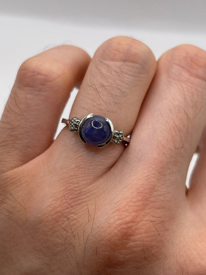 Silver cabochon tanzanite ring