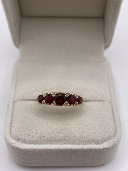 9ct gold garnet ring