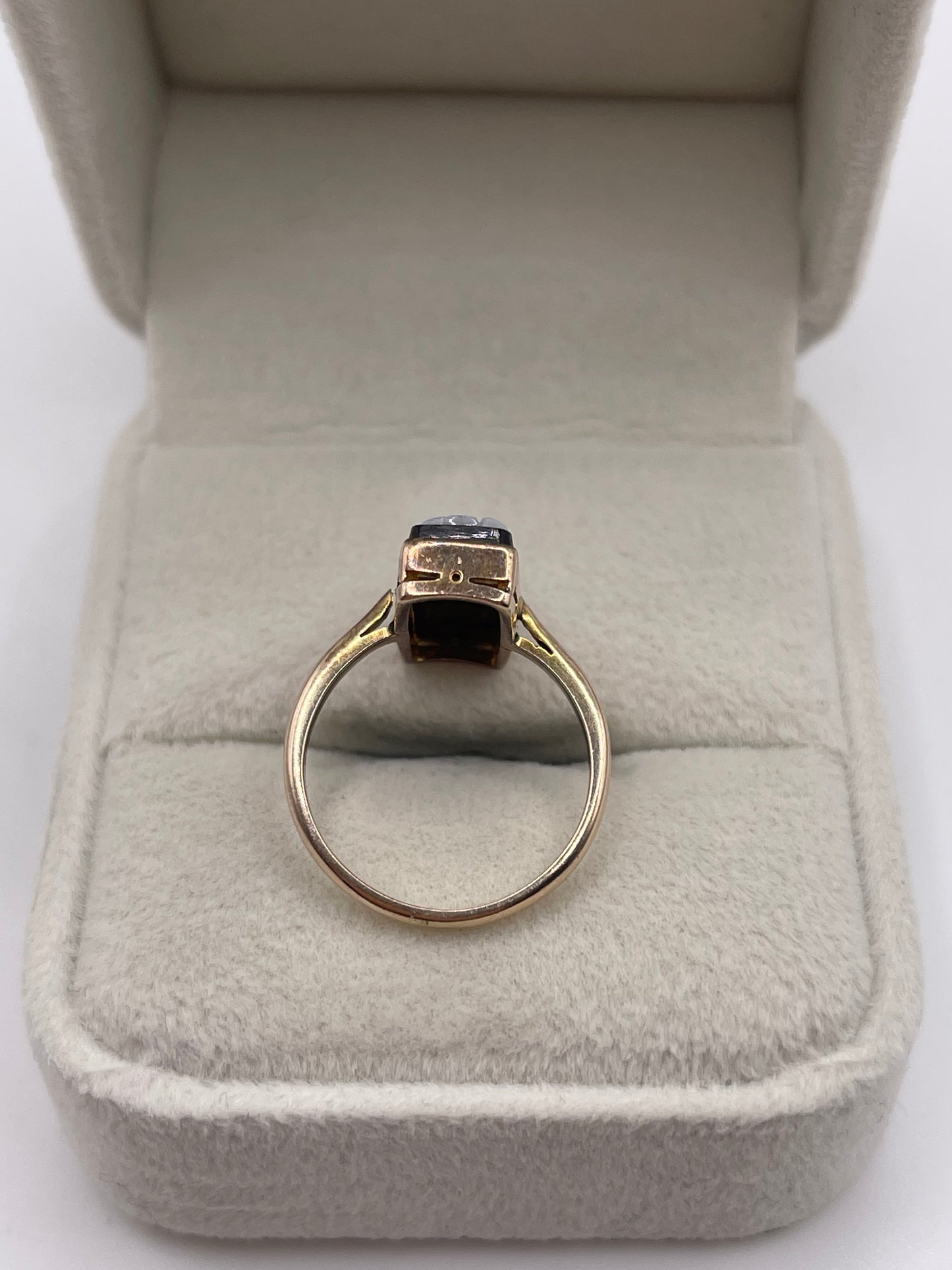 Antique 9ct rose gold cameo ring