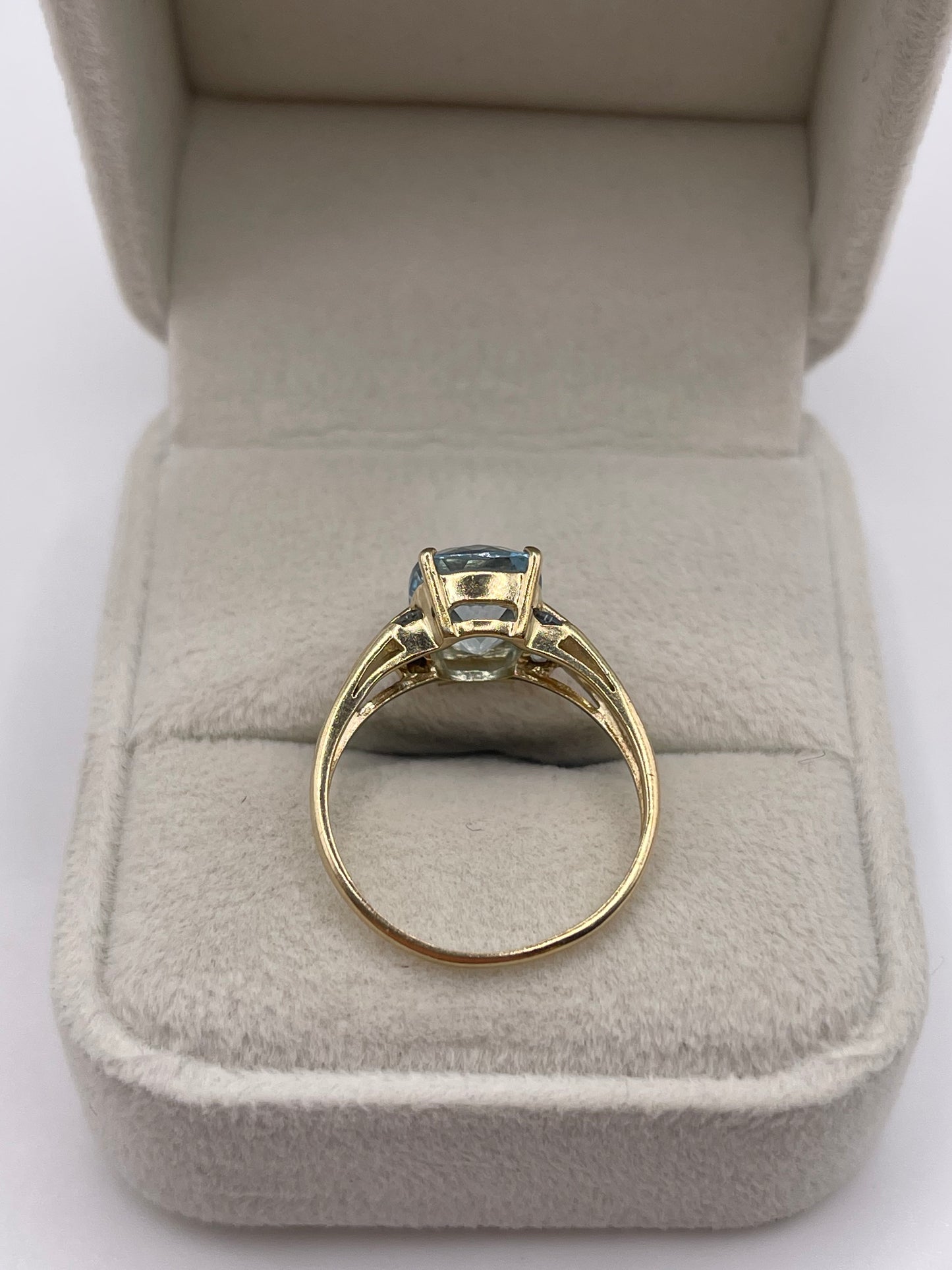 9ct gold topaz and diamond ring