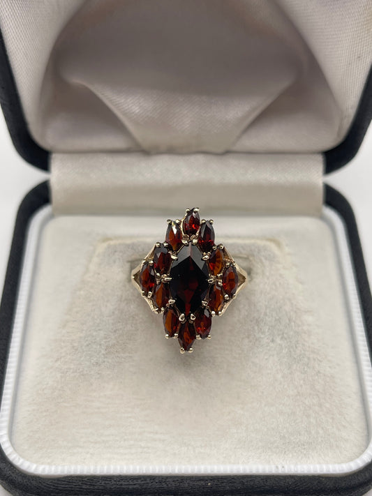 9ct gold garnet cluster ring