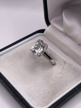 Load image into Gallery viewer, Silver topaz ring
