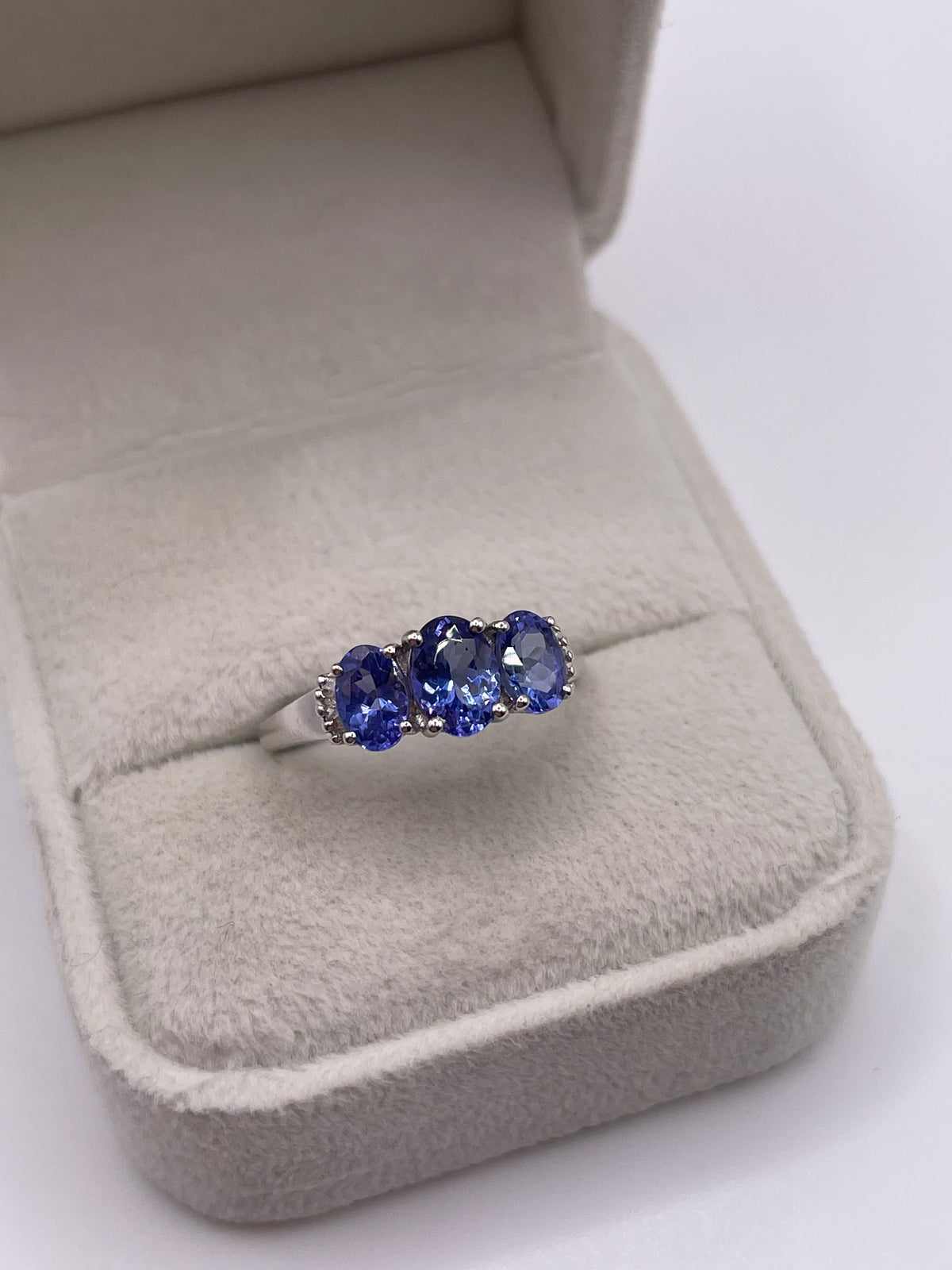 9ct white gold tanzanite and diamond ring
