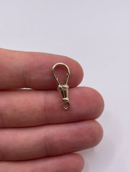 9ct gold dog clip A