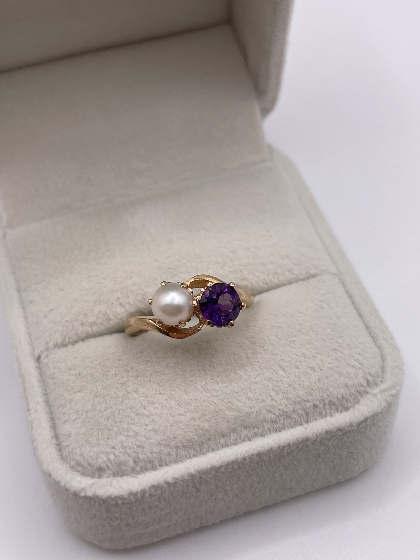 9ct gold amethyst and pearl ring