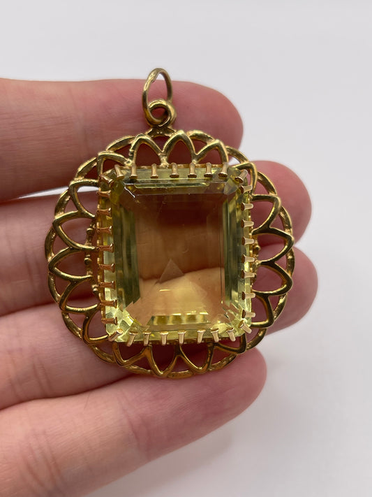 9ct gold lemon quartz pendant