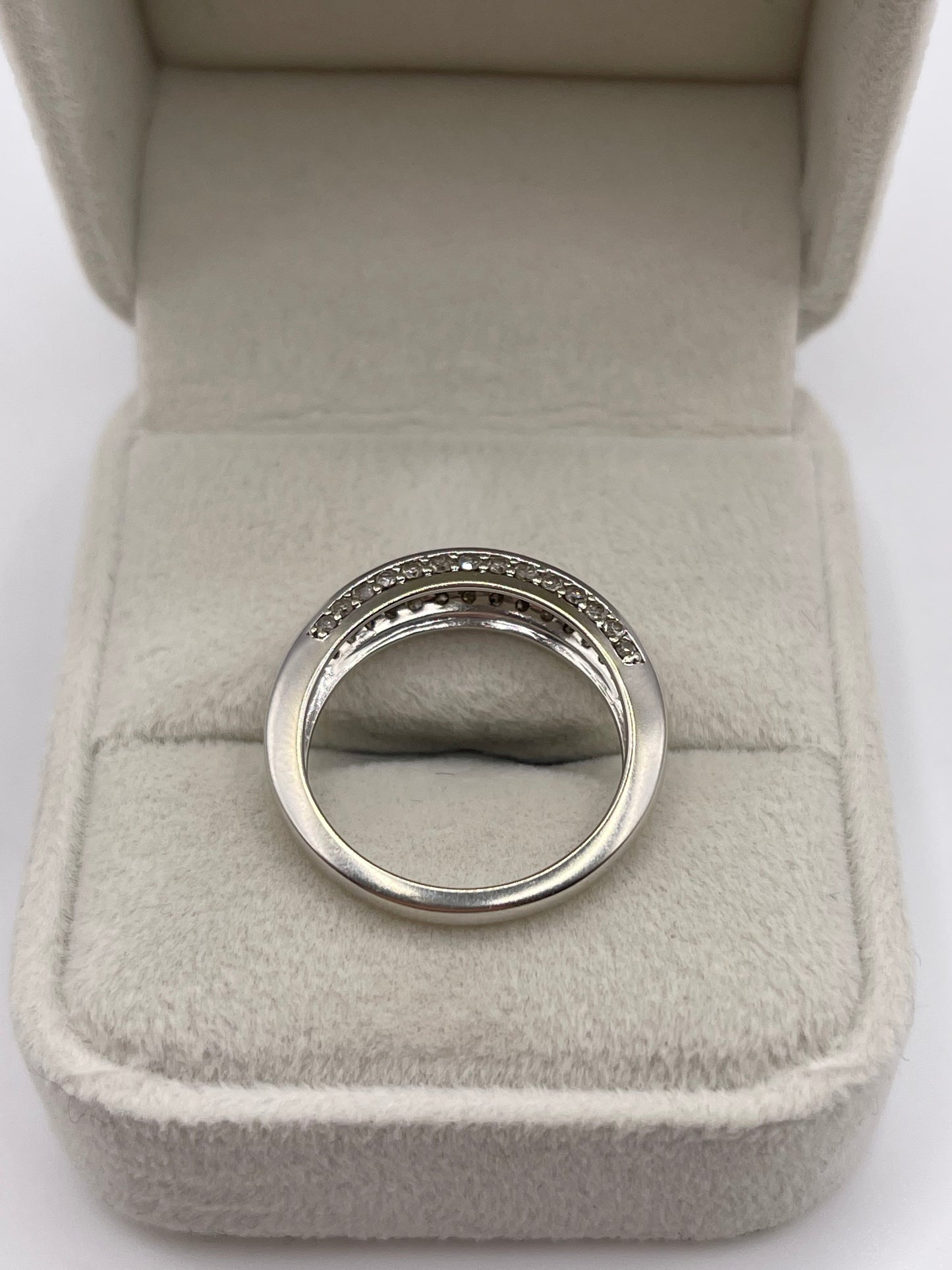 9ct white gold diamond ring