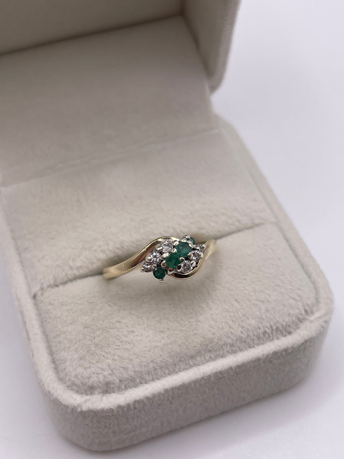 9ct gold emerald and diamond ring