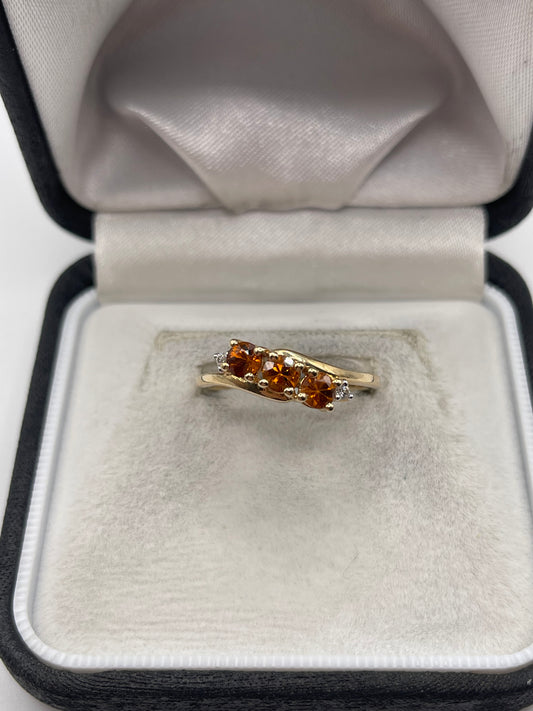 9ct gold zircon ring