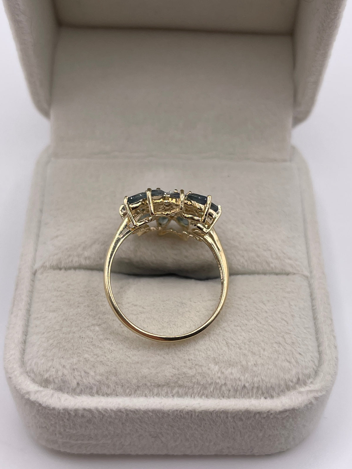 9ct gold alexandrite and zircon ring