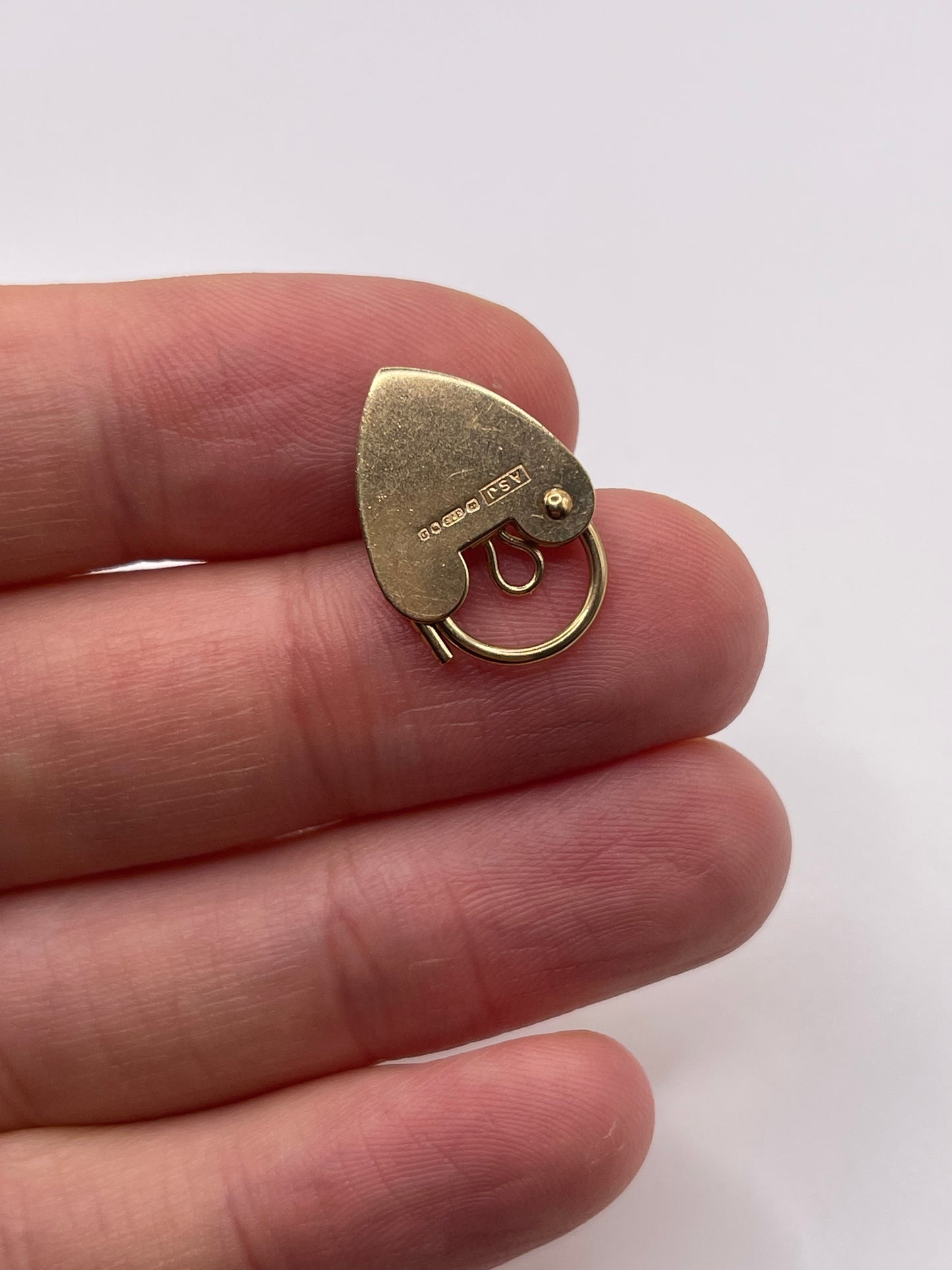 9ct gold padlock 6