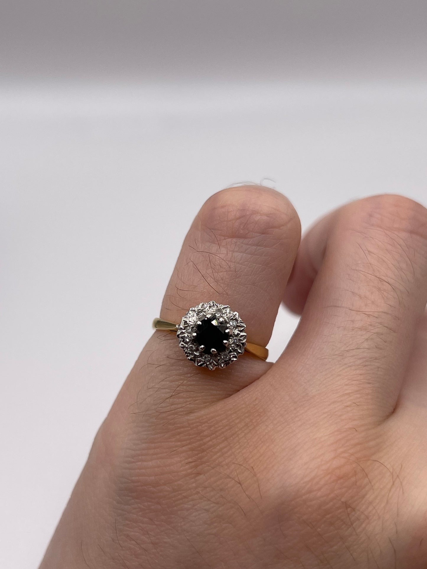 18ct gold sapphire and diamond ring
