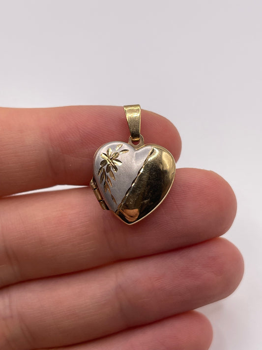 9ct gold locket pendant
