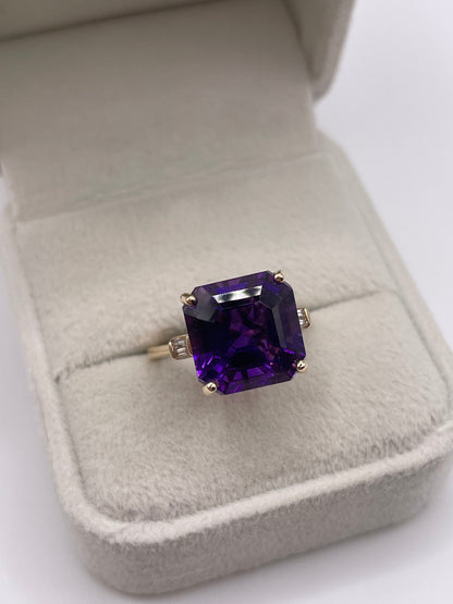 9ct gold amethyst and zircon ring