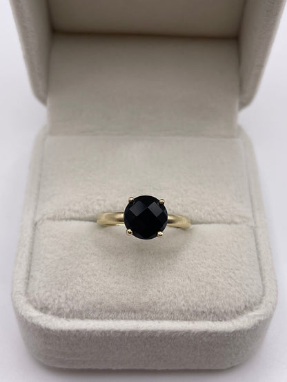 9ct gold black spinel ring