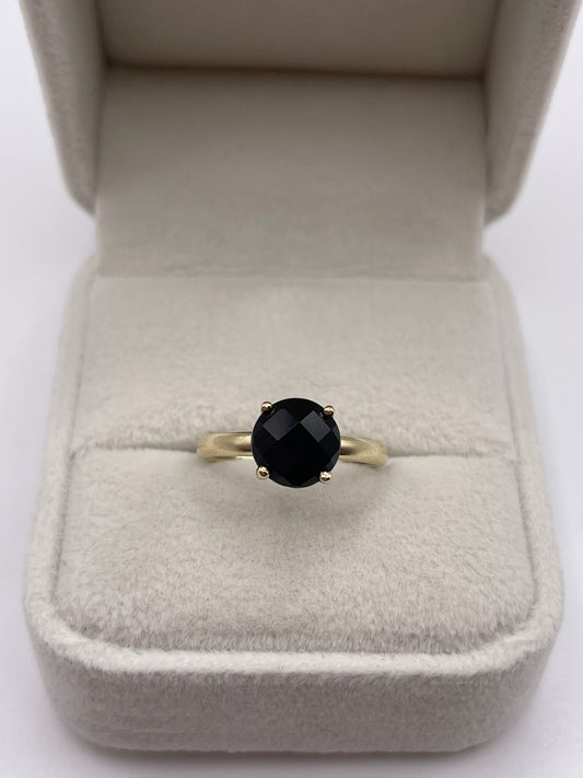 9ct gold black spinel ring