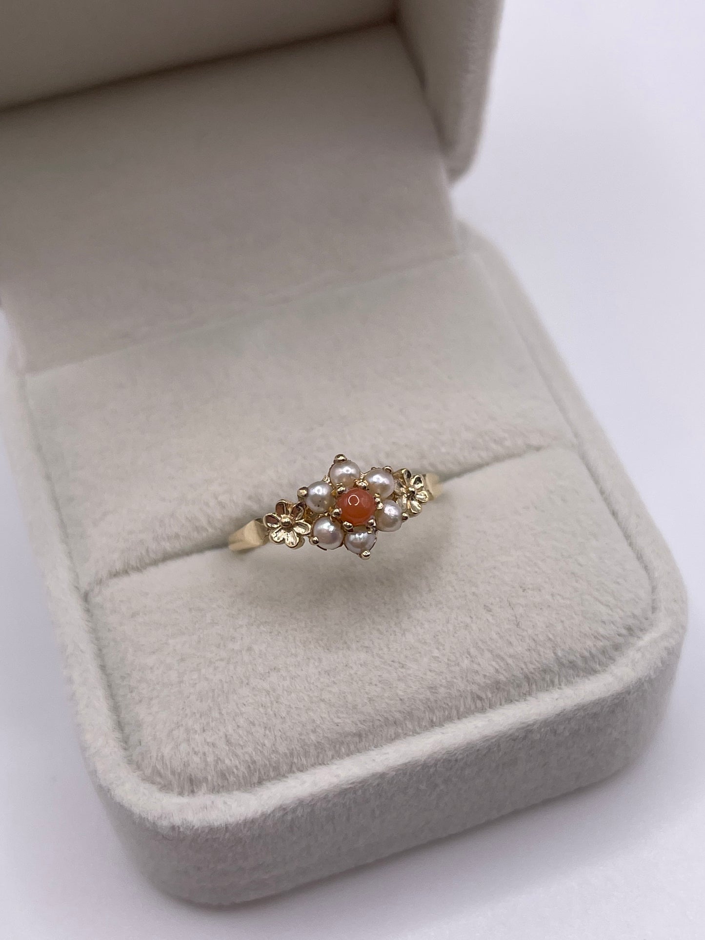 9ct gold coral and pearl ring