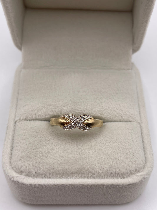 9ct gold diamond ring