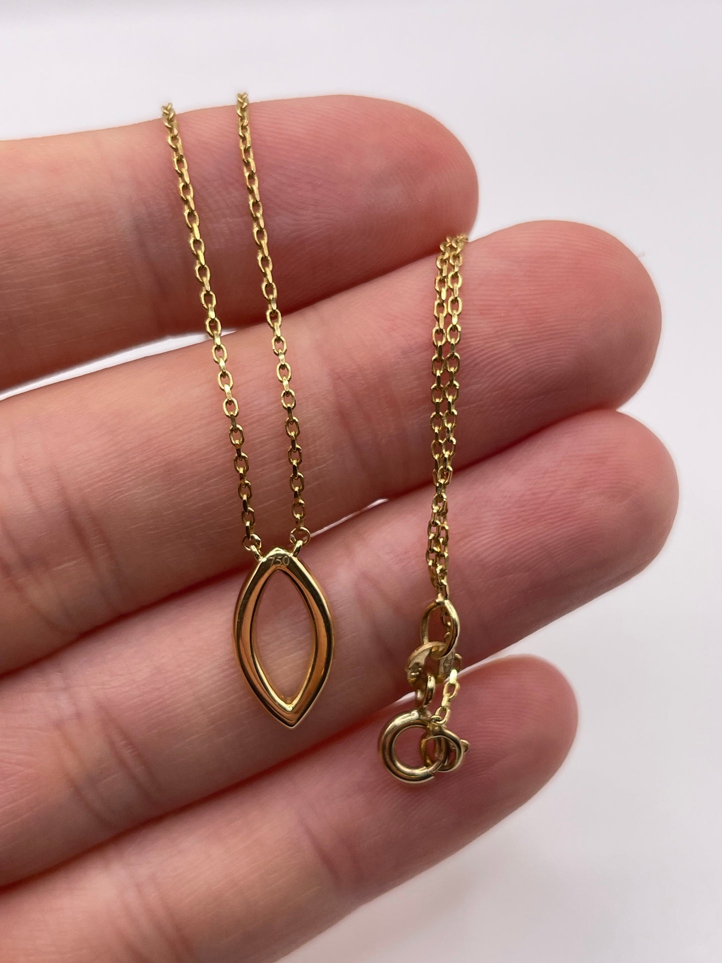 18ct gold diamond necklace