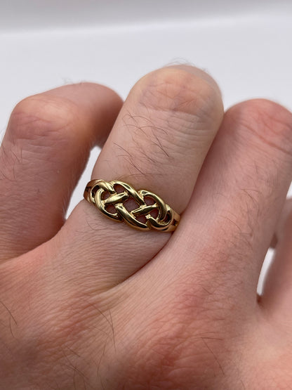 9ct gold Celtic ring