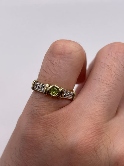 9ct gold peridot and diamond ring
