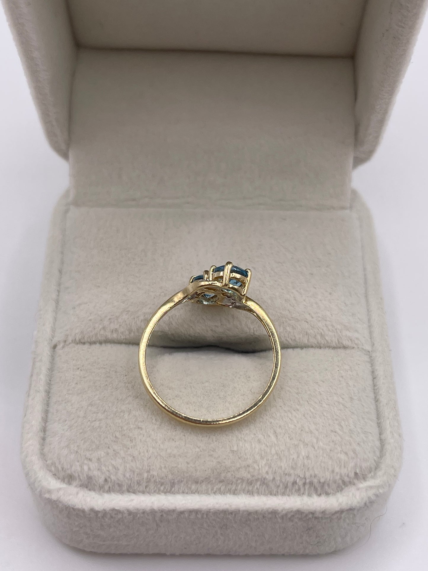 9ct gold topaz and diamond ring